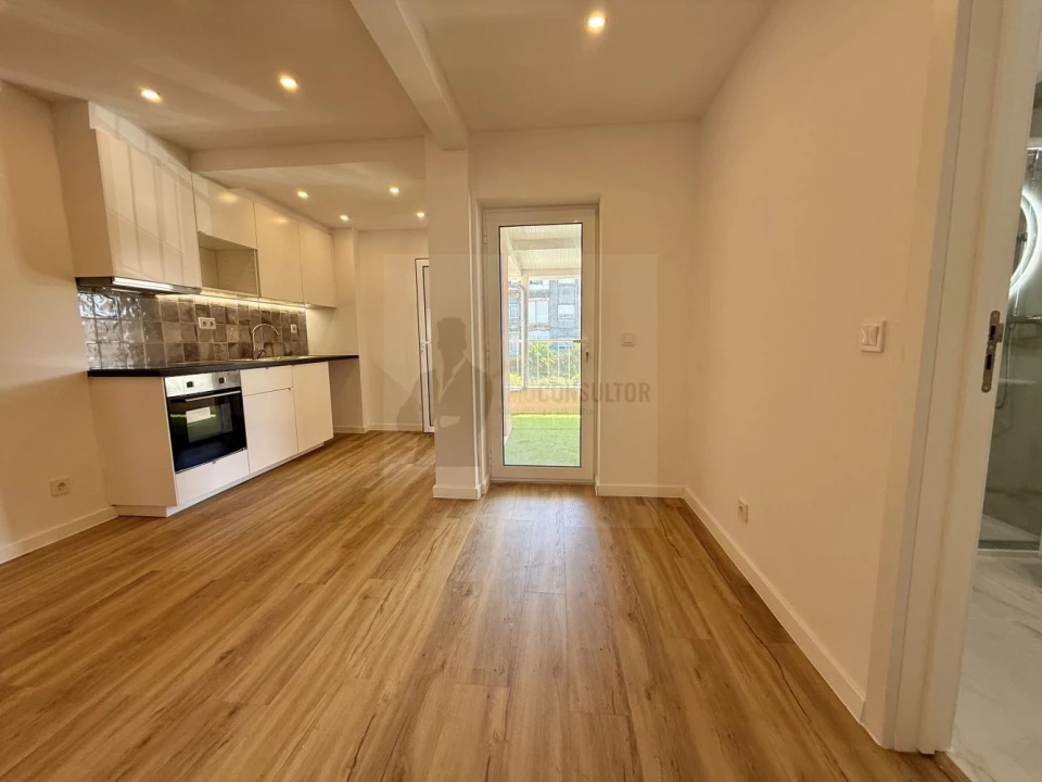 Apartamento T2 para Venda em Queluz e Belas Foto 10