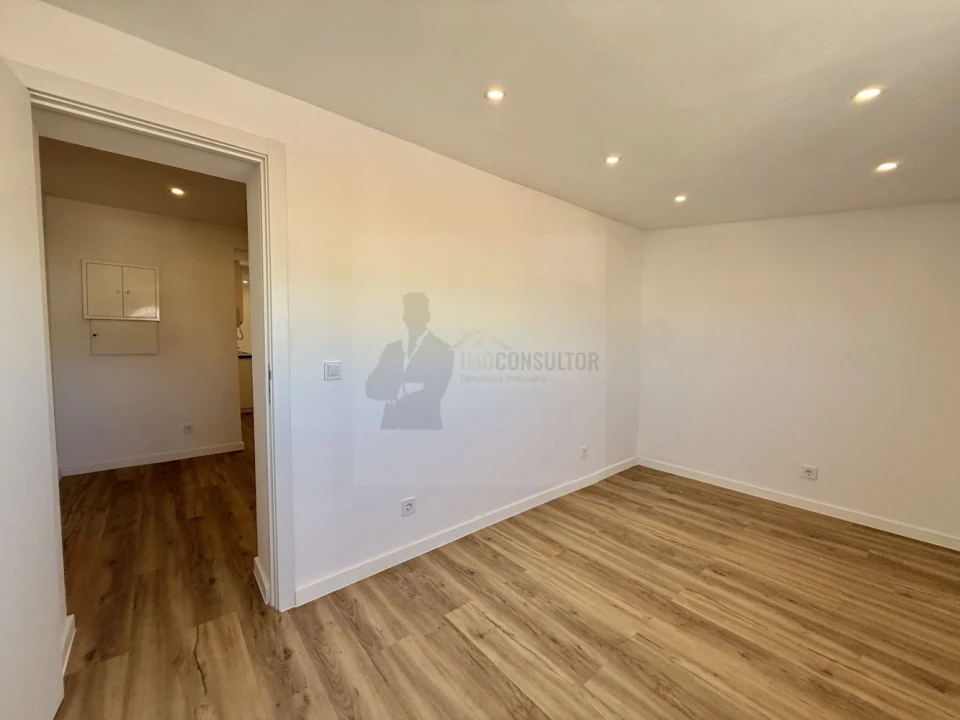 Apartamento T2 para Venda em Queluz e Belas Foto 19