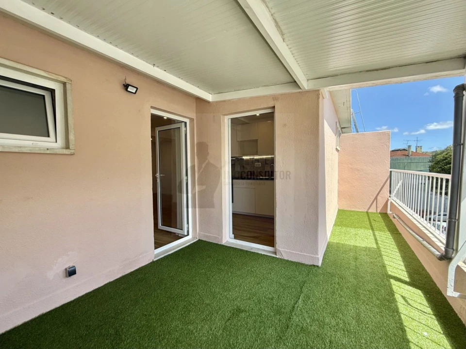 Apartamento T2 para Venda em Queluz e Belas Foto 4