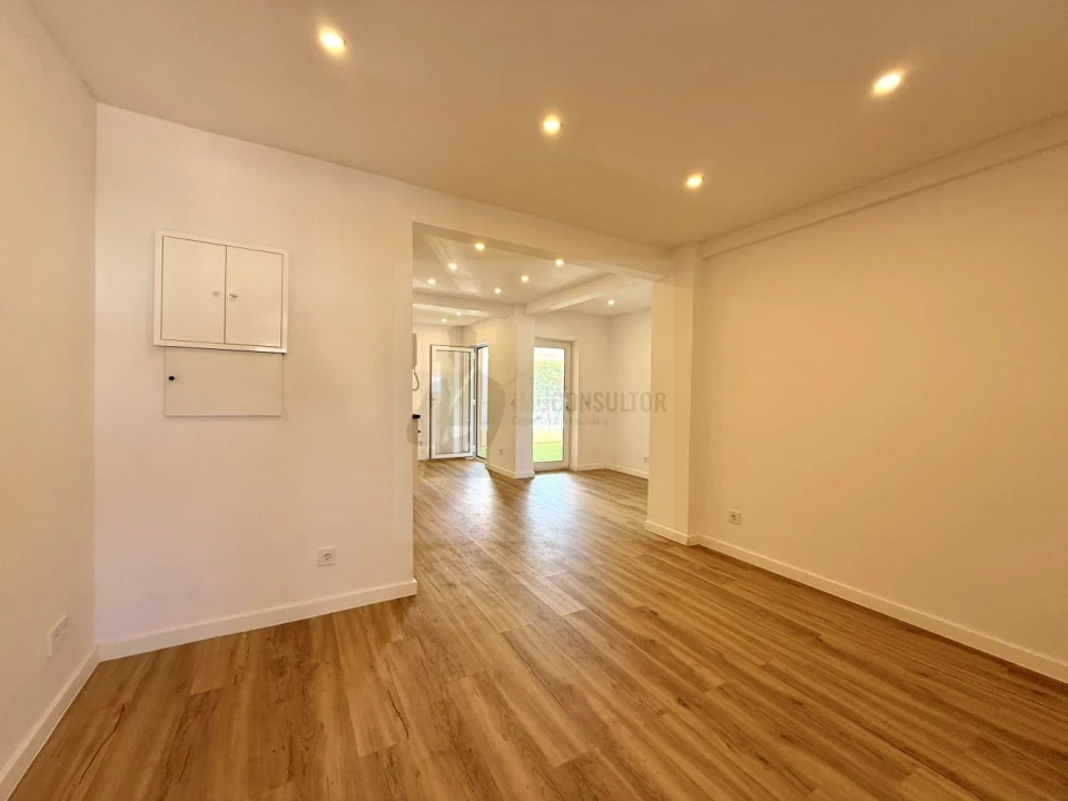 Apartamento T2 para Venda em Queluz e Belas Foto 15