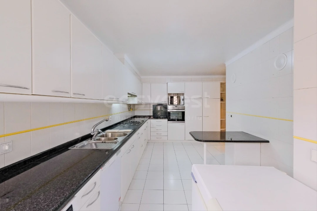 Apartamento T4 para Venda em São Domingos de Benfica Foto 16