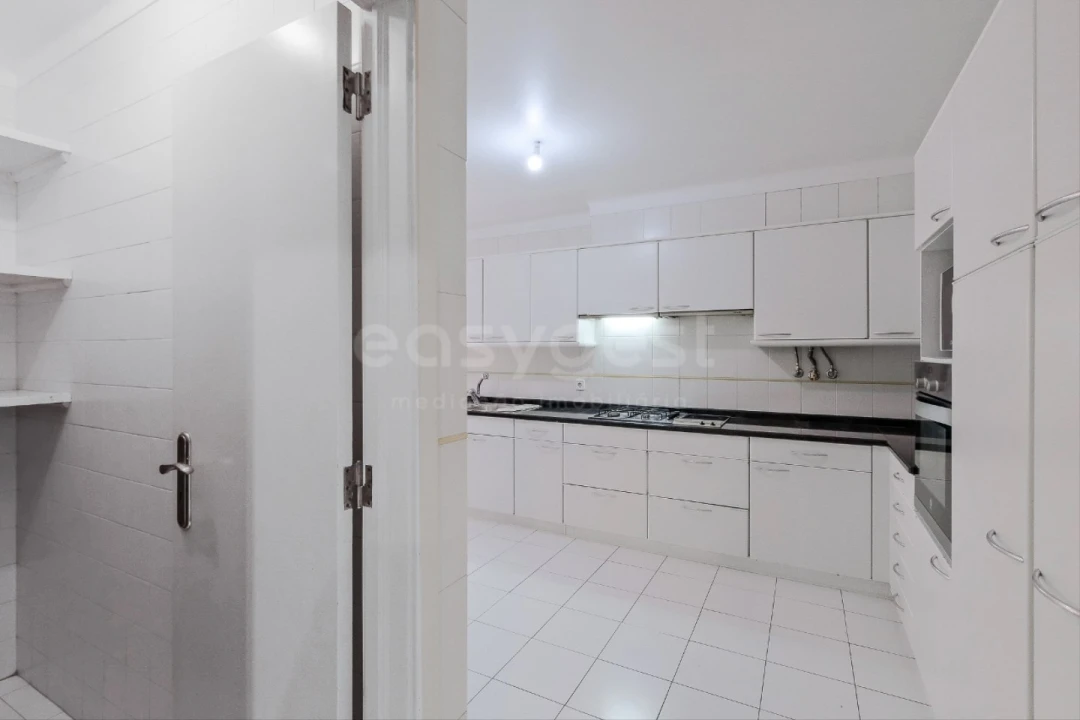 Apartamento T4 para Venda em São Domingos de Benfica Foto 17
