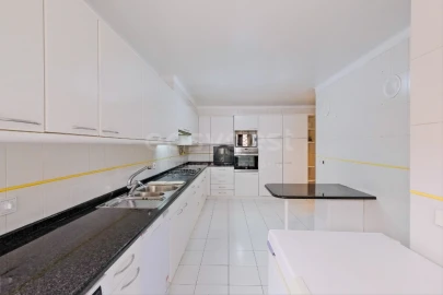 Apartamento T4 para Venda em São Domingos de Benfica