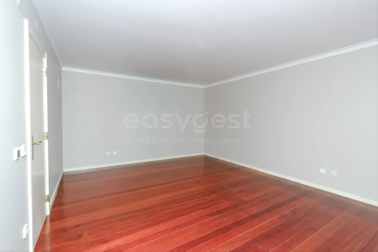 Apartamento T4 para Venda em São Domingos de Benfica Foto 23