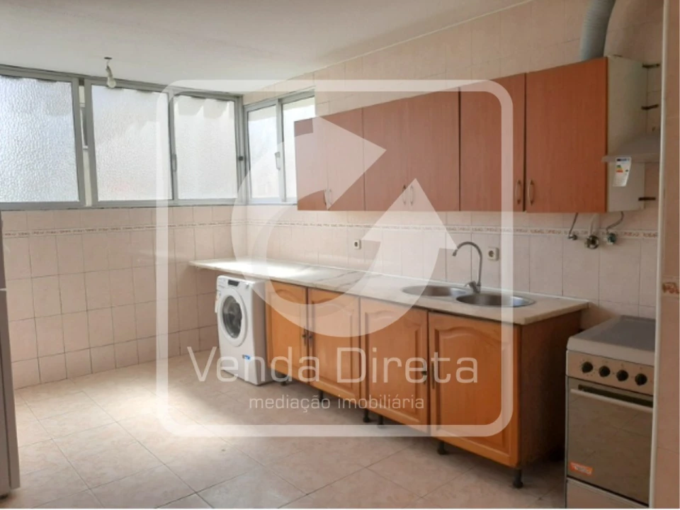 Apartamento T3 para Venda em Santo Antonio da Charneca Foto 1