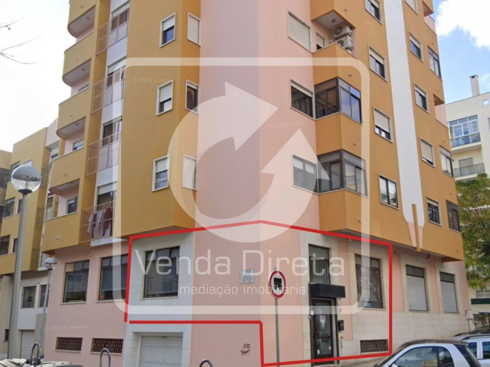 Loja para Venda em Sacavém e Prior Velho Foto 2