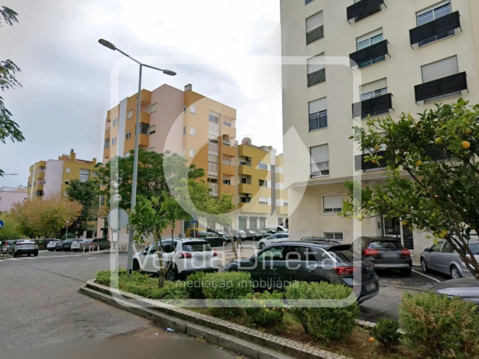 Loja para Venda em Sacavém e Prior Velho Foto 7