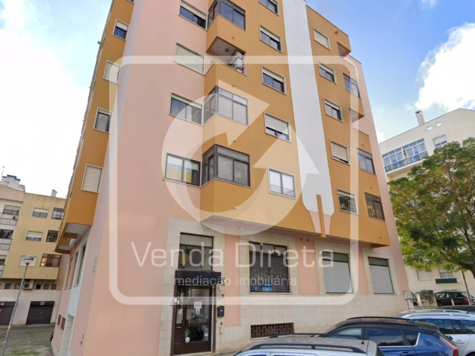 Loja para Venda em Sacavém e Prior Velho Foto 8