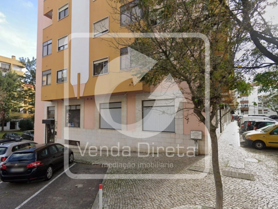 Loja para Venda em Sacavém e Prior Velho Foto 10