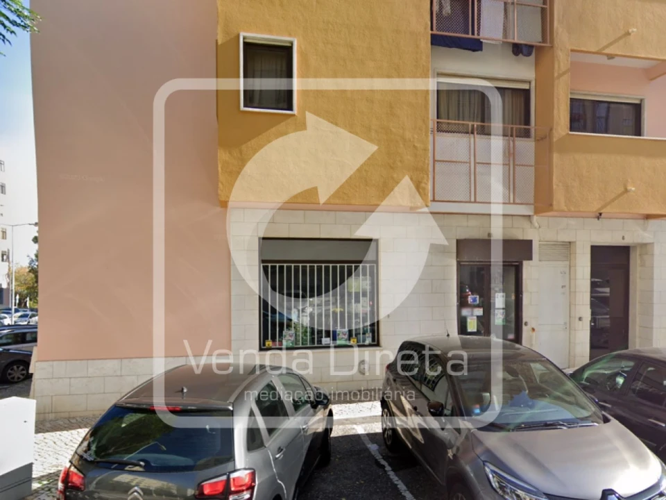 Loja para Venda em Sacavém e Prior Velho Foto 12