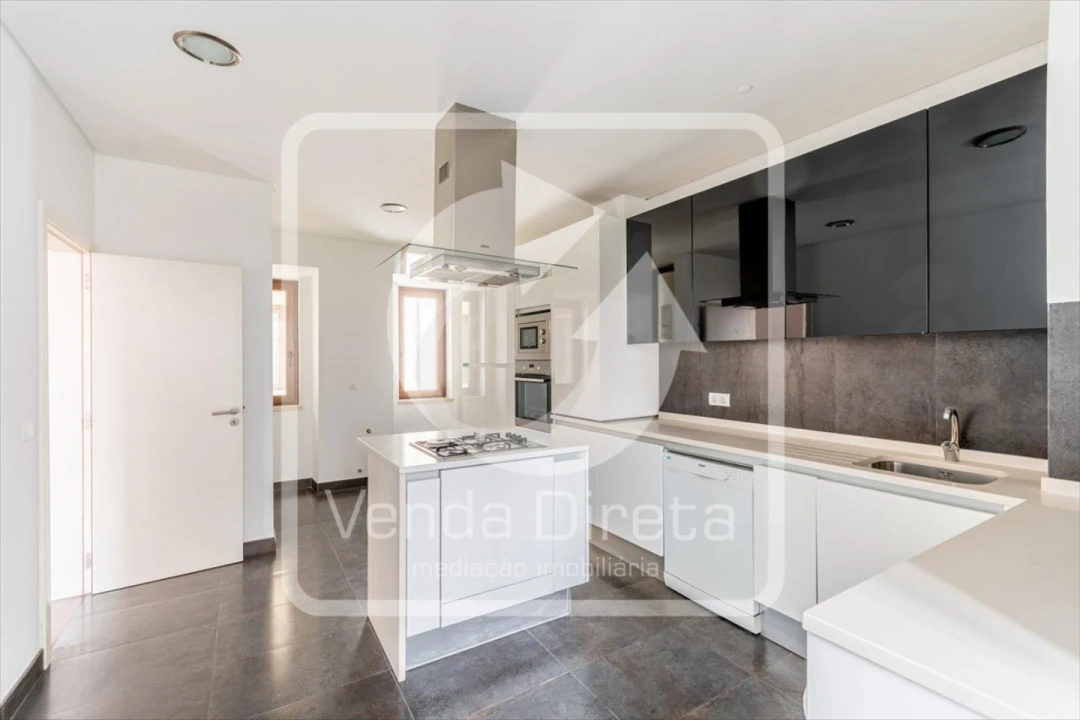 Apartamento T4 para Venda em Avenidas Novas Foto 1