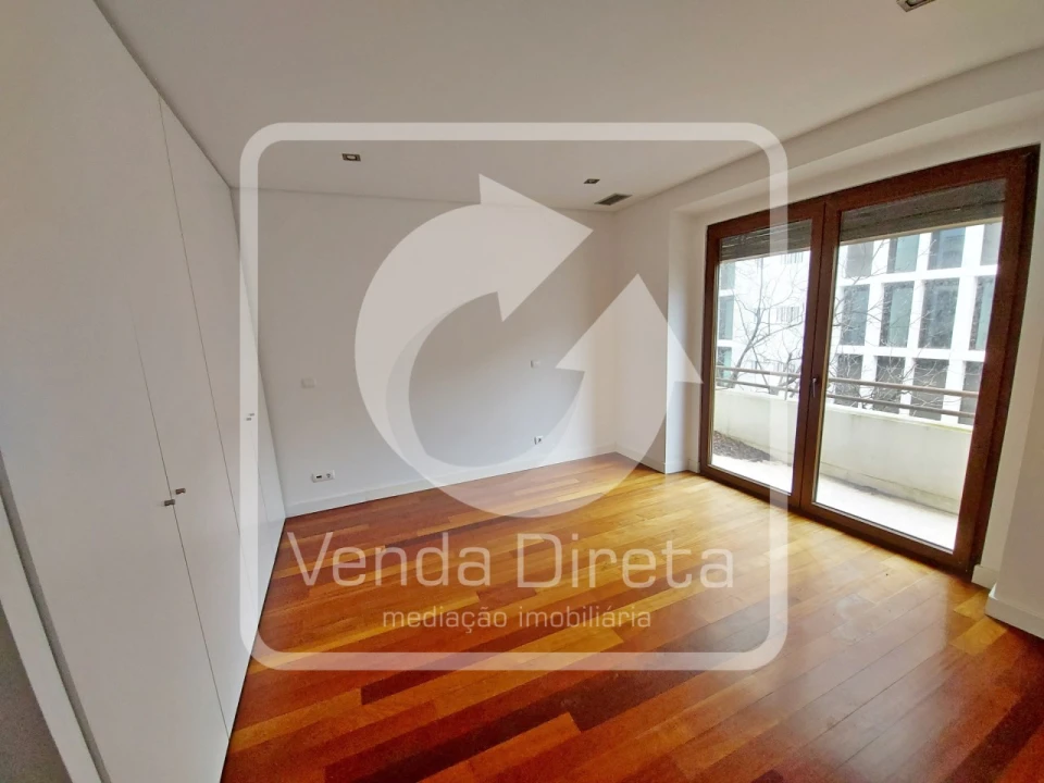 Apartamento T4 para Venda em Avenidas Novas Foto 14