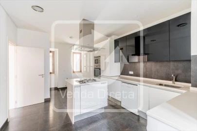 Apartamento T4 para Venda em Avenidas Novas