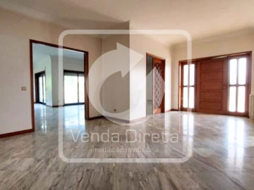 Moradia T5 para Venda em Ruivães e Novais