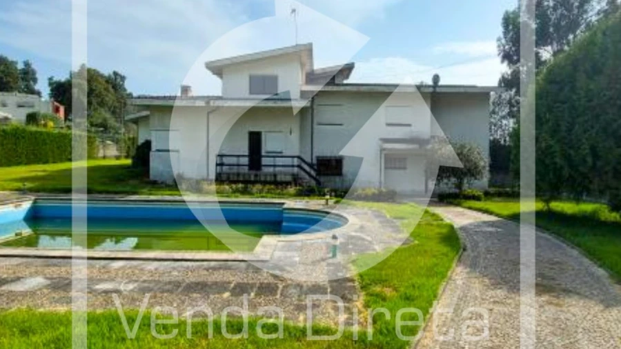 Moradia T5 para Venda em Ruivães e Novais