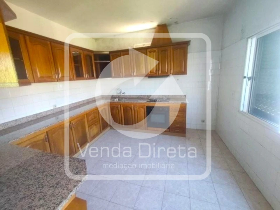 Moradia T3 para Venda em Camara de Lobos Foto 2