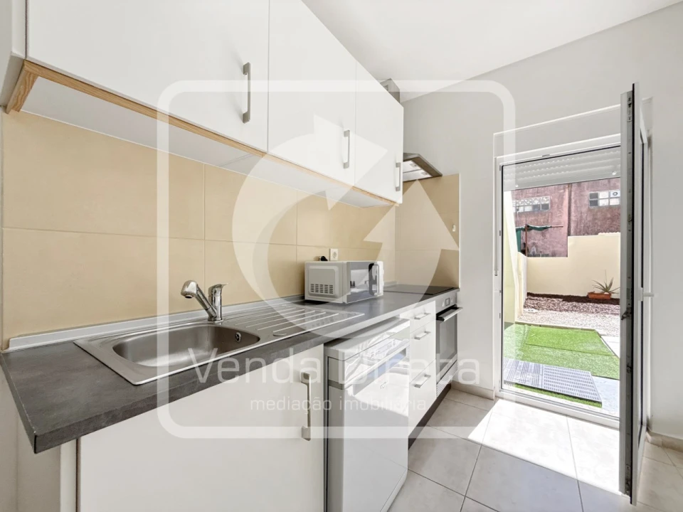 Apartamento T1 para Venda em Camarate, Unhos e Apelação Foto 3