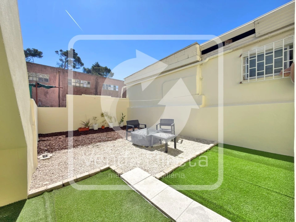Apartamento T1 para Venda em Camarate, Unhos e Apelação Foto 4