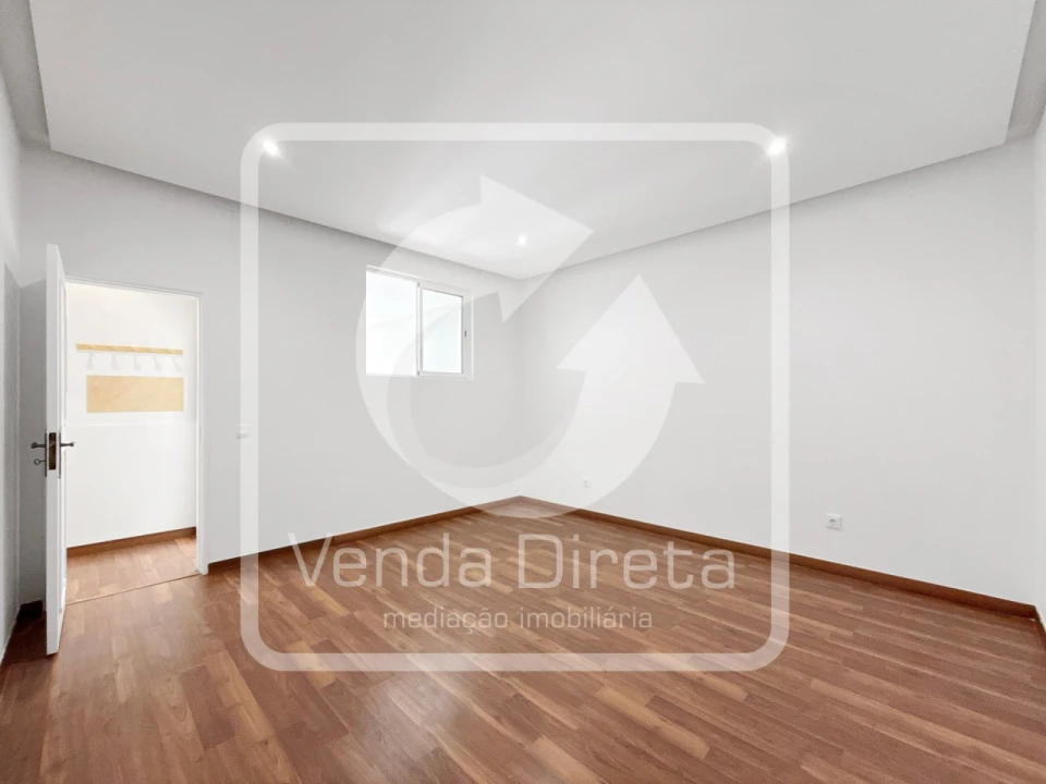 Apartamento T1 para Venda em Camarate, Unhos e Apelação Foto 21