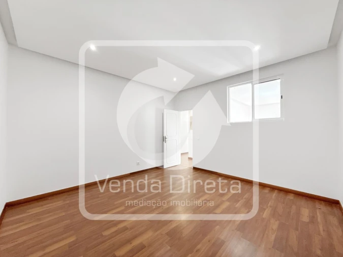 Apartamento T1 para Venda em Camarate, Unhos e Apelação Foto 18