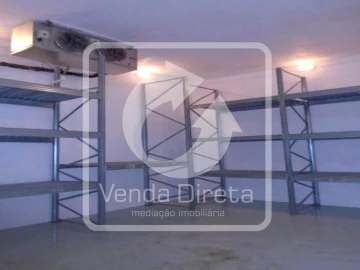 Armazém para Venda em Praia da Vitoria (Santa Cruz)