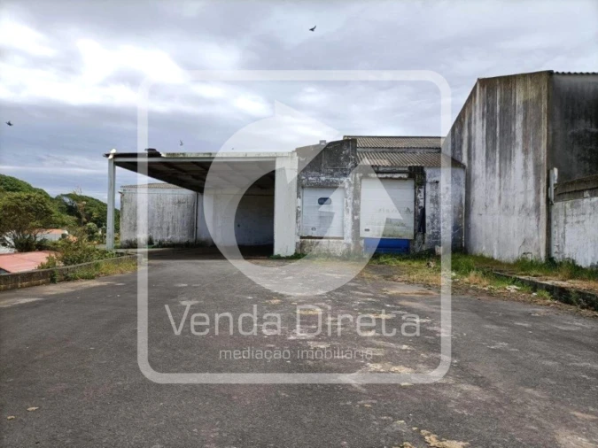Armazém para Venda em Praia da Vitoria (Santa Cruz) Foto 19