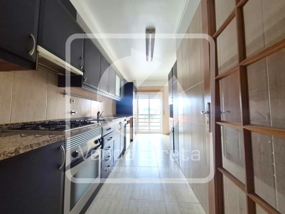 Apartamento T2 para Venda em Laranjeiro e Feijó Foto 2