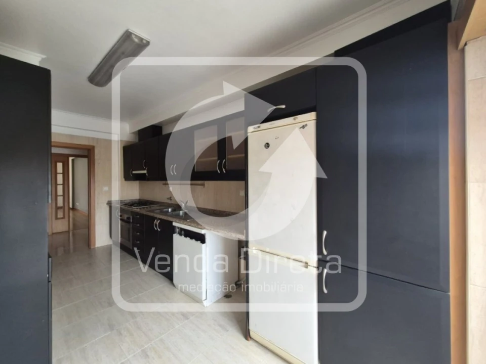 Apartamento T2 para Venda em Laranjeiro e Feijó Foto 1