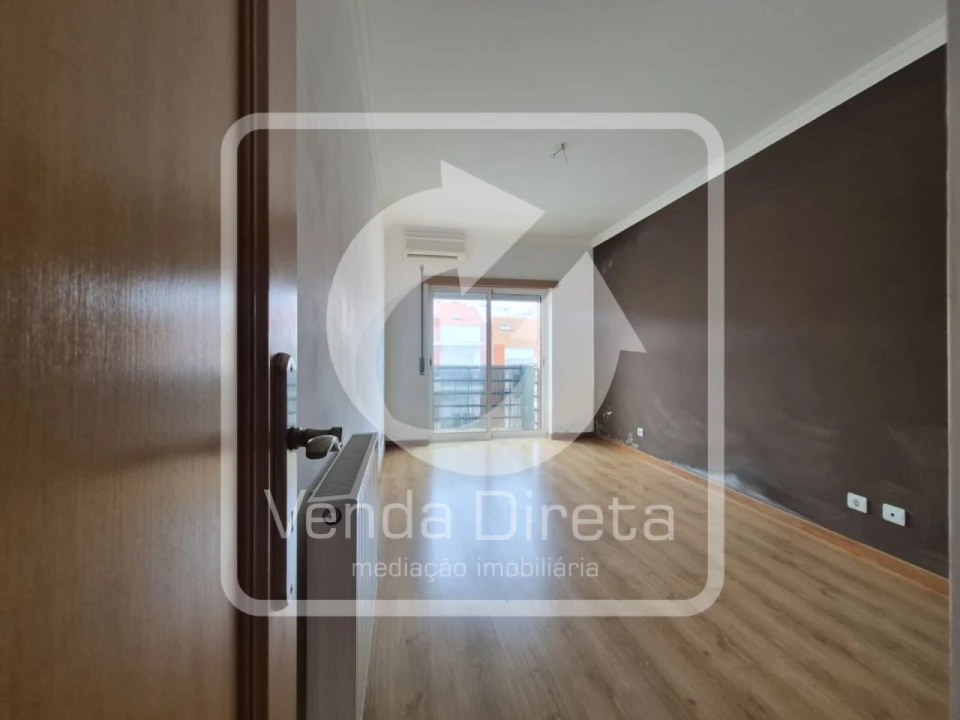 Apartamento T2 para Venda em Laranjeiro e Feijó Foto 13