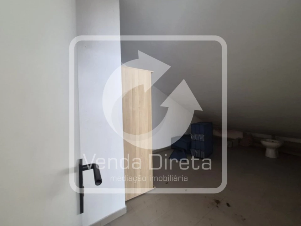 Apartamento T2 para Venda em Laranjeiro e Feijó Foto 18