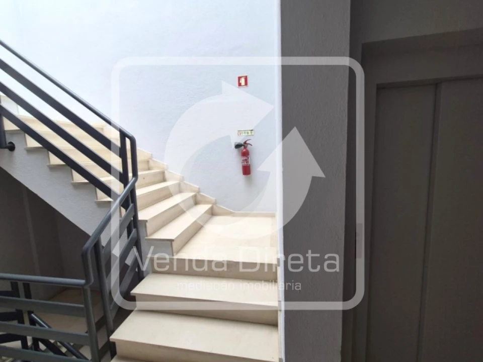 Apartamento T2 para Venda em Laranjeiro e Feijó Foto 23