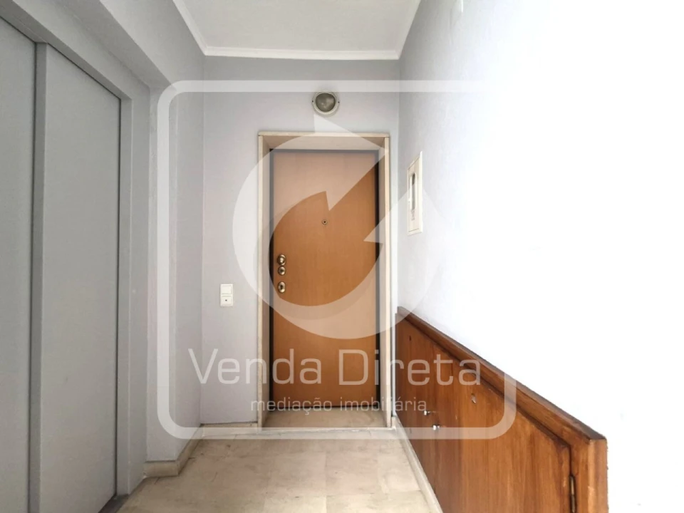 Apartamento T2 para Venda em Laranjeiro e Feijó Foto 25