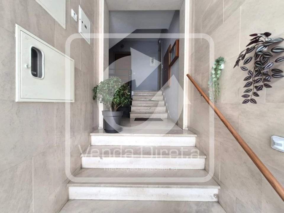 Apartamento T2 para Venda em Laranjeiro e Feijó Foto 28