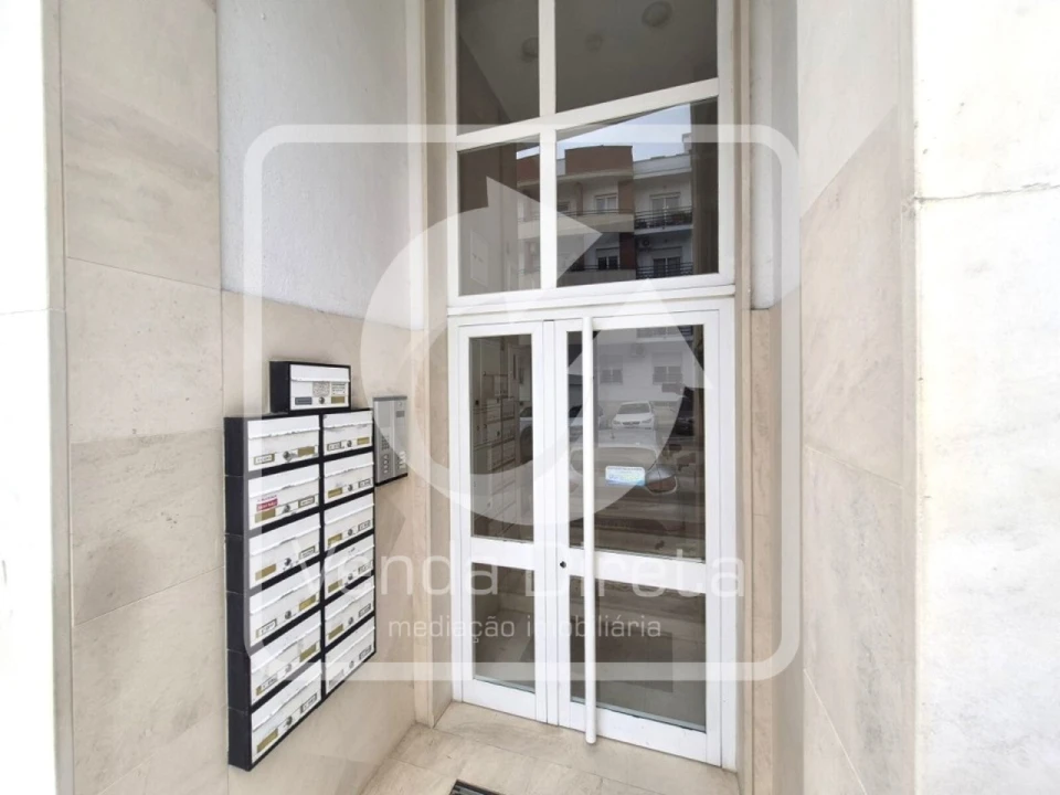 Apartamento T2 para Venda em Laranjeiro e Feijó Foto 29