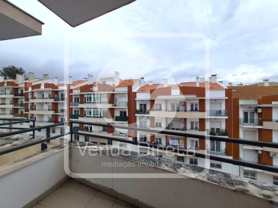 Apartamento T2 para Venda em Laranjeiro e Feijó Foto 32