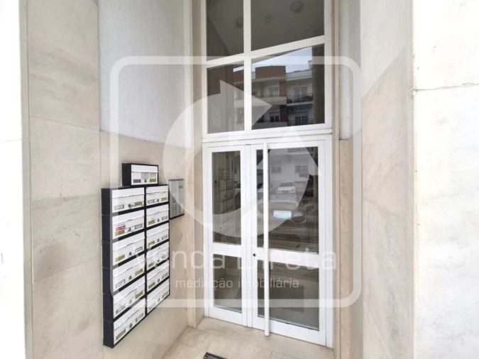 Apartamento T2 para Venda em Laranjeiro e Feijó Foto 29