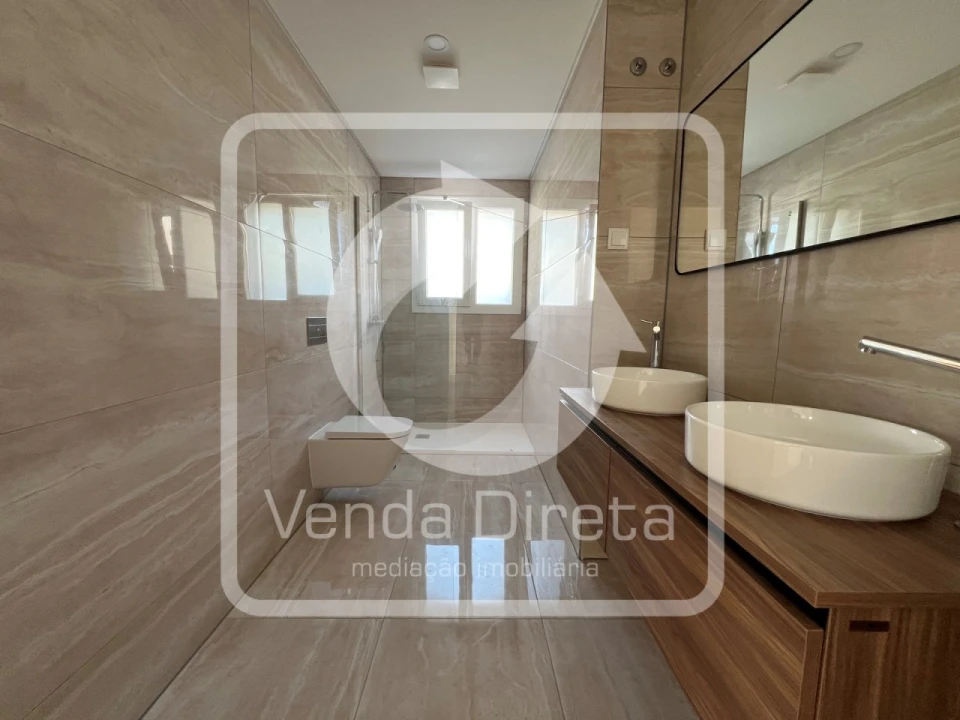 Moradia T4 para Venda em Fernao Ferro Foto 6
