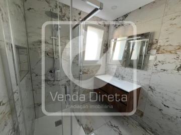 Moradia T4 para Venda em Fernao Ferro