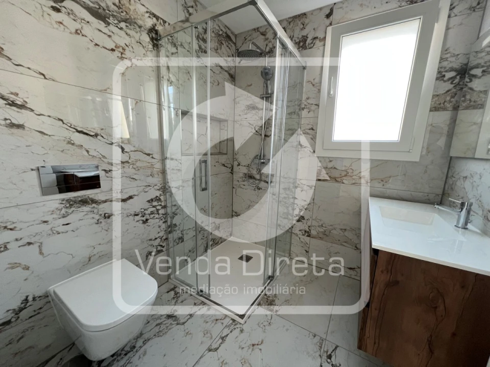 Moradia T4 para Venda em Fernao Ferro Foto 13