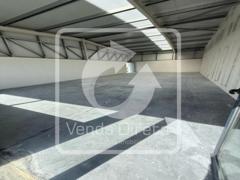Armazém para Venda em Vila Franca das Naves e Feital Foto 7