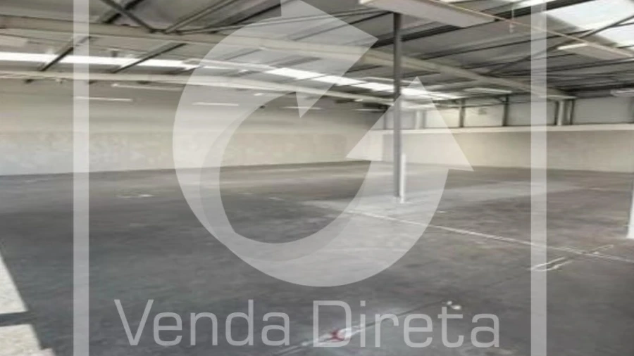 Armazém para Venda em Vila Franca das Naves e Feital