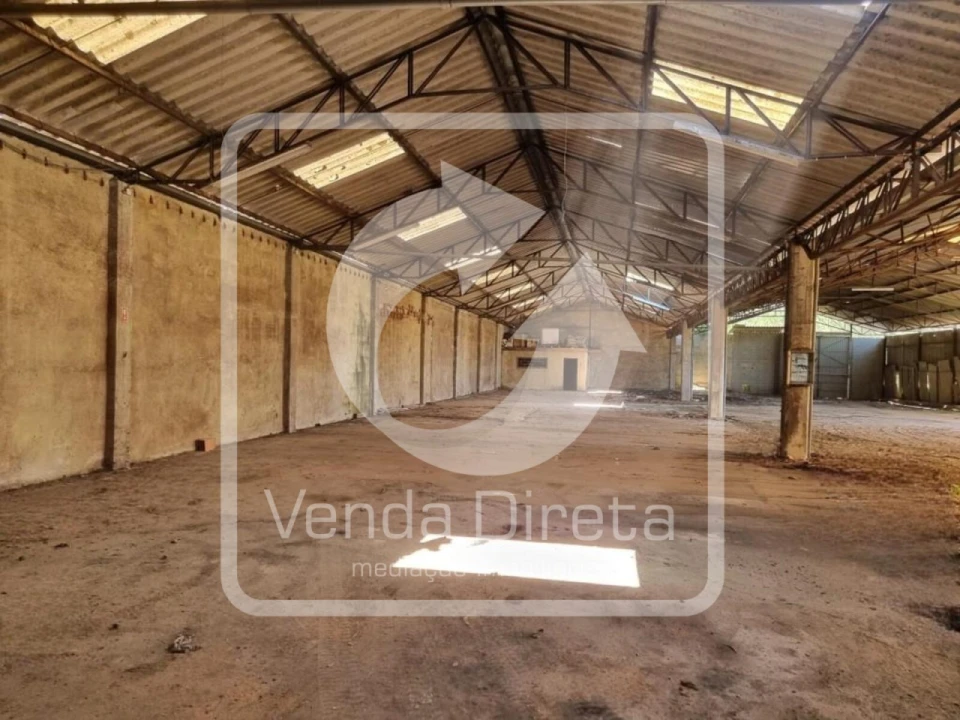 Armazém para Venda em Vilarinho do Bairro Foto 1