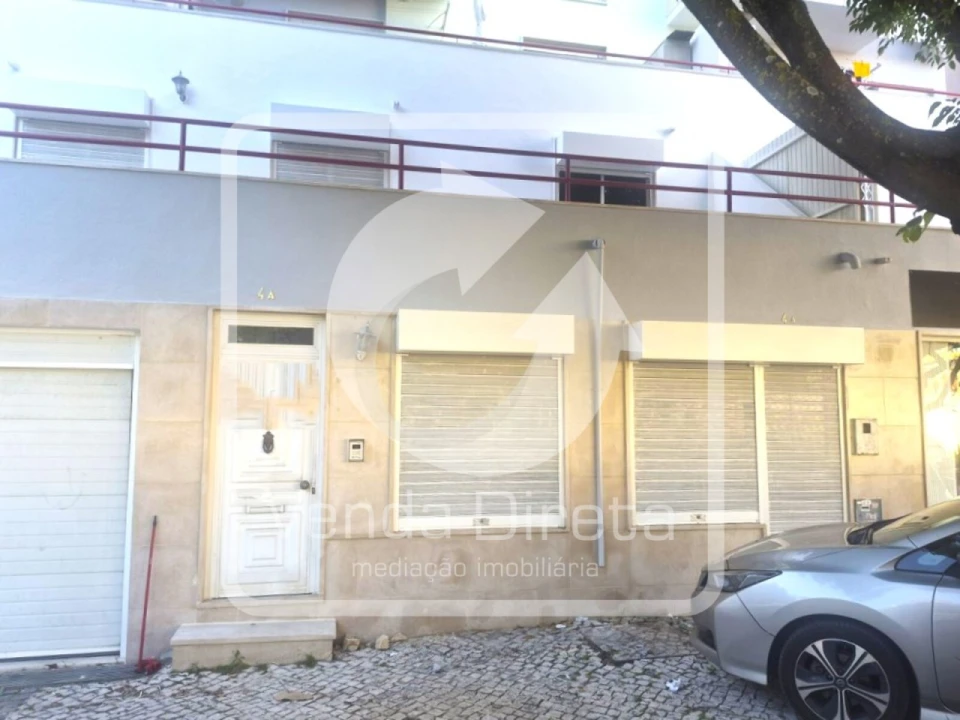 Loja para Venda em Laranjeiro e Feijó Foto 1