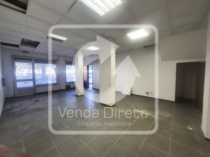 Loja para Venda em Laranjeiro e Feijó Foto 2
