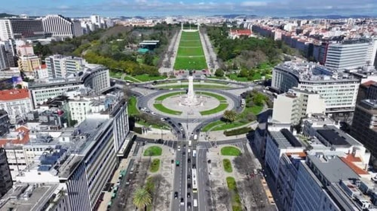 Apartamento T1 para Venda em Avenidas Novas Foto 8