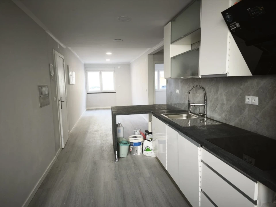 Apartamento T2 para Venda em Benfica Foto 8