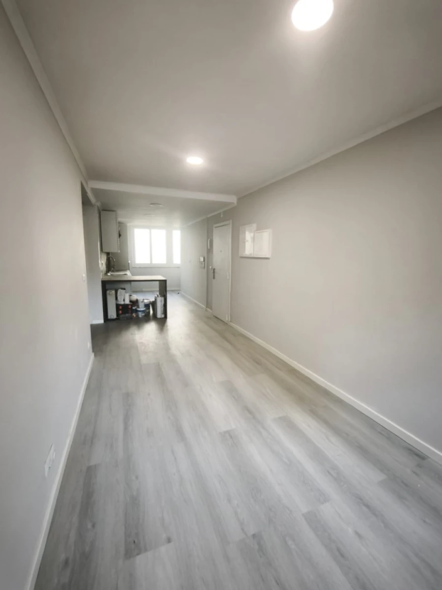 Apartamento T2 para Venda em Benfica Foto 2