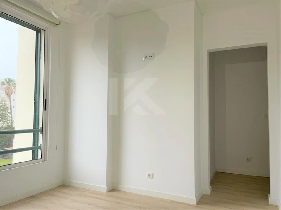 Apartamento T2 para Arrendamento em Funchal (Santa Luzia) Foto 18