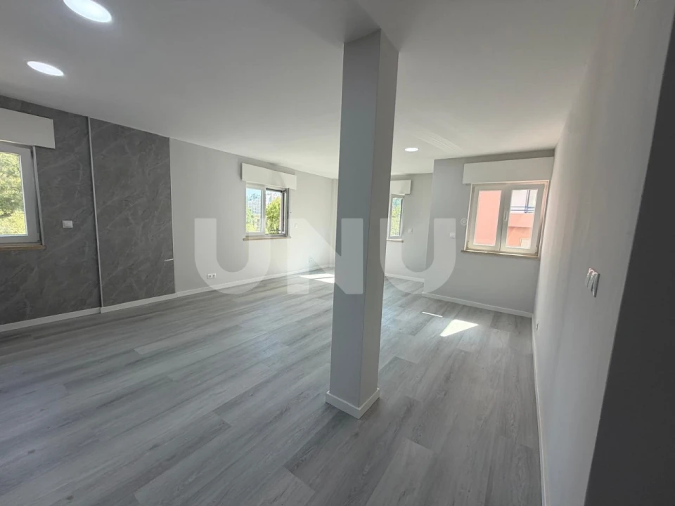 Apartamento T2 para Venda em Corroios Foto 5