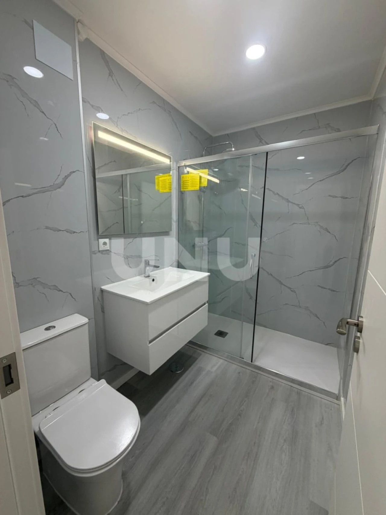 Apartamento T2 para Venda em Corroios Foto 7